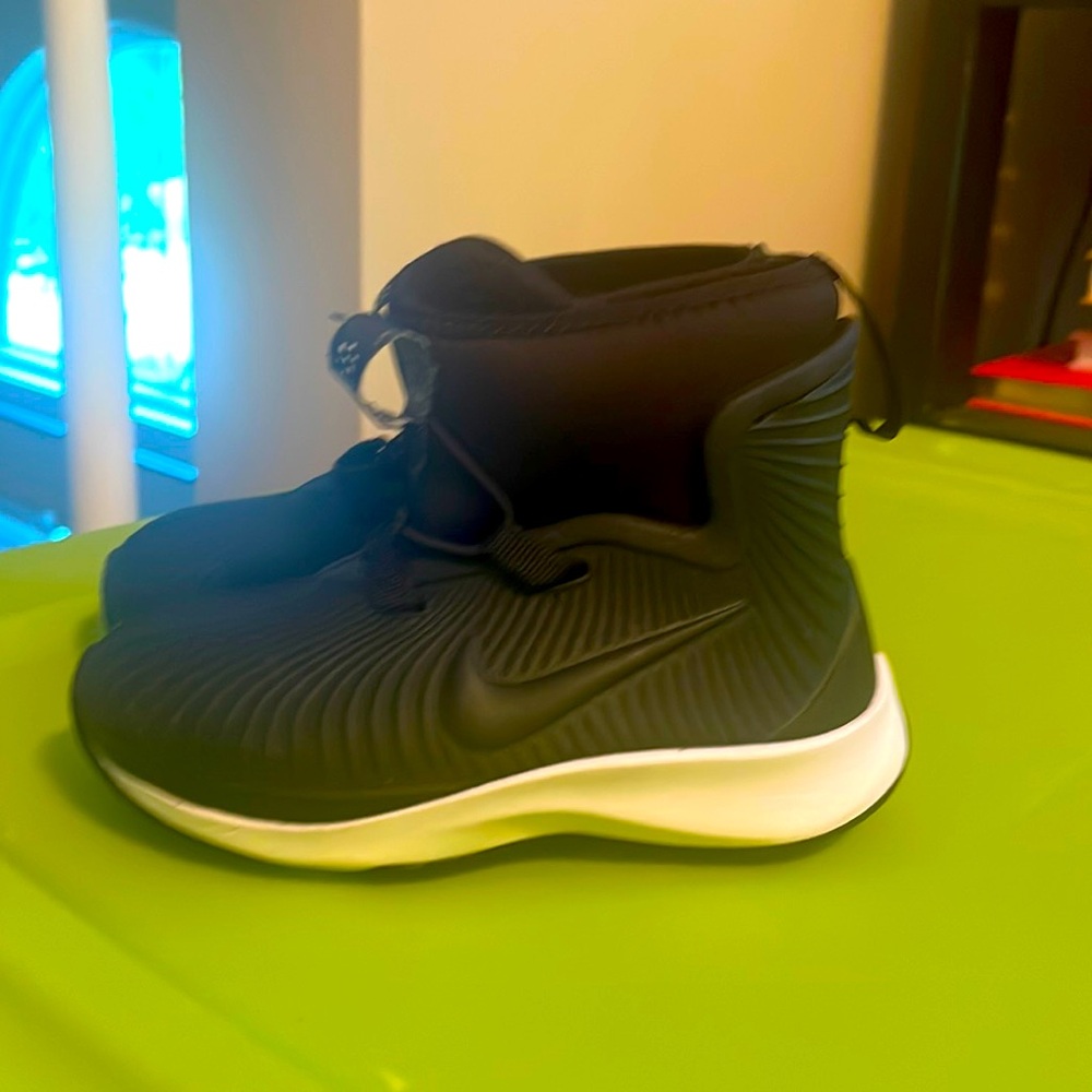 Nike Benzie Waterproof Sneaker Boot.